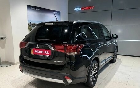 Mitsubishi Outlander III рестайлинг 3, 2015 год, 1 720 000 рублей, 6 фотография