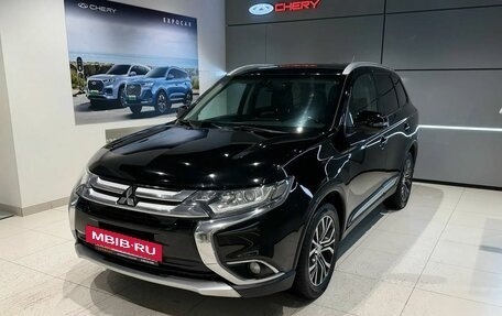 Mitsubishi Outlander III рестайлинг 3, 2015 год, 1 720 000 рублей, 2 фотография