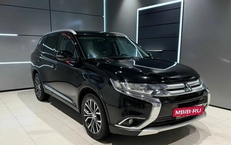 Mitsubishi Outlander III рестайлинг 3, 2015 год, 1 720 000 рублей, 8 фотография