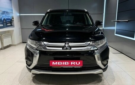 Mitsubishi Outlander III рестайлинг 3, 2015 год, 1 720 000 рублей, 9 фотография