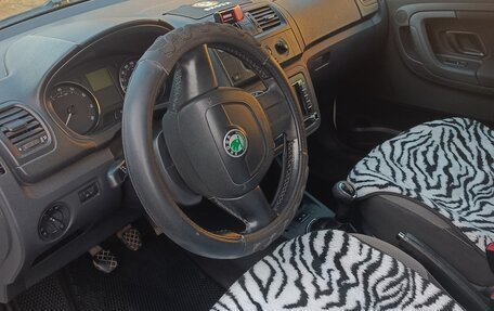 Skoda Fabia II, 2011 год, 400 000 рублей, 2 фотография