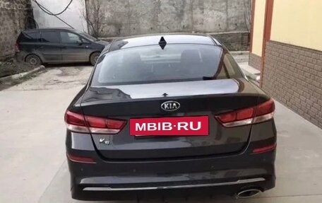 KIA K5 II, 2018 год, 1 800 000 рублей, 3 фотография