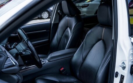 Toyota Camry, 2019 год, 2 580 000 рублей, 23 фотография