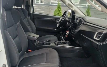 Isuzu D-Max, 2021 год, 2 800 000 рублей, 6 фотография