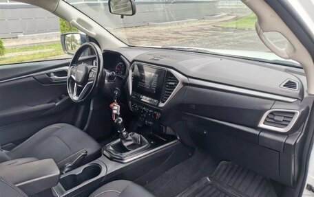 Isuzu D-Max, 2021 год, 2 800 000 рублей, 9 фотография