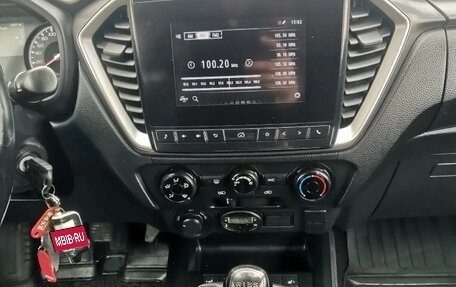 Isuzu D-Max, 2021 год, 2 800 000 рублей, 7 фотография