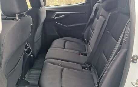 Isuzu D-Max, 2021 год, 2 800 000 рублей, 23 фотография