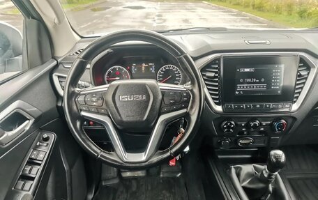 Isuzu D-Max, 2021 год, 2 800 000 рублей, 29 фотография