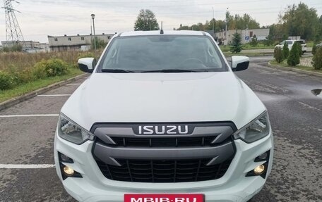 Isuzu D-Max, 2021 год, 2 800 000 рублей, 28 фотография