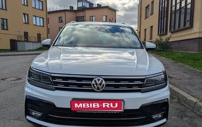 Volkswagen Tiguan II, 2019 год, 3 050 000 рублей, 1 фотография