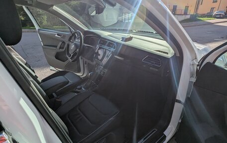 Volkswagen Tiguan II, 2019 год, 3 050 000 рублей, 13 фотография