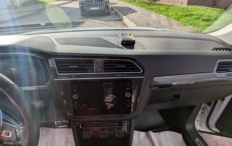 Volkswagen Tiguan II, 2019 год, 3 050 000 рублей, 14 фотография