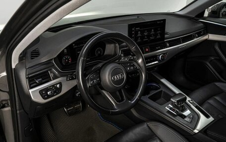 Audi A4, 2019 год, 3 250 000 рублей, 10 фотография