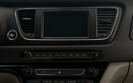 KIA Carnival III, 2018 год, 2 150 000 рублей, 10 фотография