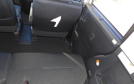 Toyota Roomy I, 2020 год, 1 555 000 рублей, 11 фотография