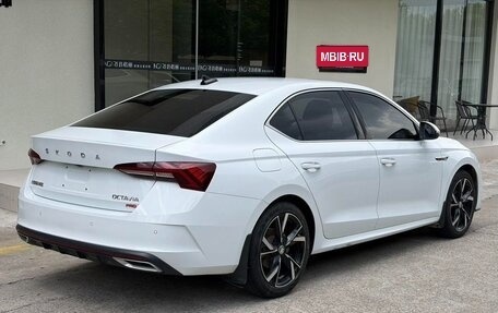 Skoda Superb III рестайлинг, 2023 год, 1 900 000 рублей, 4 фотография