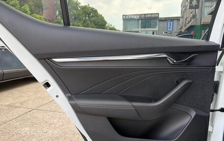 Skoda Superb III рестайлинг, 2023 год, 1 900 000 рублей, 12 фотография