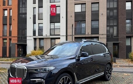 BMW X7, 2022 год, 10 300 000 рублей, 3 фотография