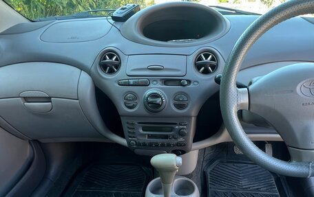 Toyota Platz, 2000 год, 300 000 рублей, 16 фотография