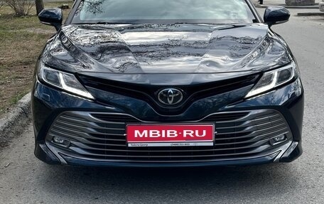 Toyota Camry, 2018 год, 2 450 000 рублей, 1 фотография