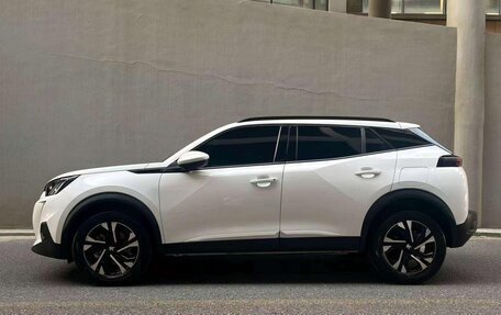 Peugeot 2008 II, 2023 год, 1 200 000 рублей, 3 фотография
