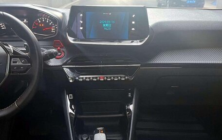Peugeot 2008 II, 2023 год, 1 200 000 рублей, 11 фотография
