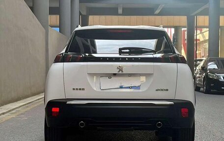 Peugeot 2008 II, 2023 год, 1 200 000 рублей, 4 фотография
