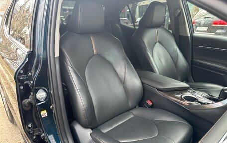 Toyota Camry, 2018 год, 2 450 000 рублей, 12 фотография