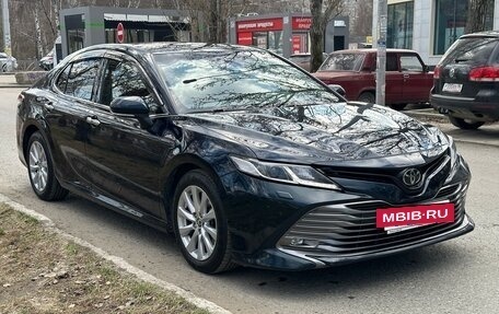 Toyota Camry, 2018 год, 2 450 000 рублей, 7 фотография