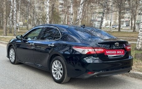 Toyota Camry, 2018 год, 2 450 000 рублей, 5 фотография