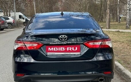Toyota Camry, 2018 год, 2 450 000 рублей, 4 фотография