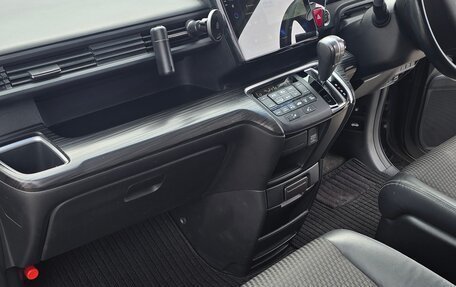 Honda Stepwgn IV, 2016 год, 1 700 000 рублей, 6 фотография