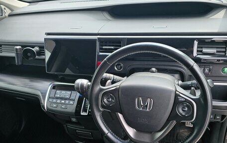Honda Stepwgn IV, 2016 год, 1 700 000 рублей, 4 фотография