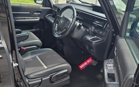 Honda Stepwgn IV, 2016 год, 1 700 000 рублей, 3 фотография