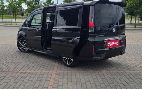Honda Stepwgn IV, 2016 год, 1 700 000 рублей, 9 фотография