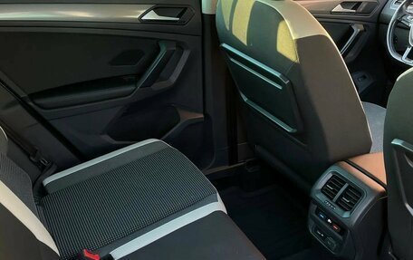 Volkswagen Tiguan II, 2018 год, 2 750 000 рублей, 17 фотография