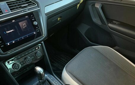 Volkswagen Tiguan II, 2018 год, 2 750 000 рублей, 13 фотография