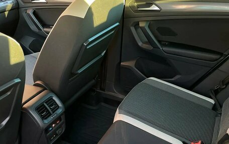 Volkswagen Tiguan II, 2018 год, 2 750 000 рублей, 18 фотография
