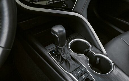 Toyota Camry, 2023 год, 3 645 000 рублей, 10 фотография