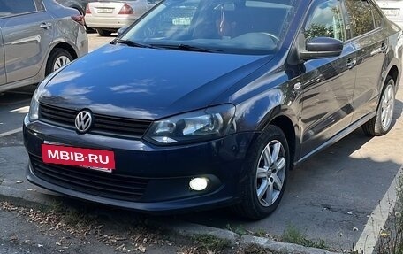 Volkswagen Polo VI (EU Market), 2011 год, 850 000 рублей, 3 фотография