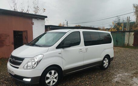 Hyundai H-1 II рестайлинг, 2012 год, 1 760 000 рублей, 3 фотография