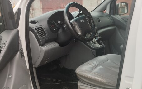 Hyundai H-1 II рестайлинг, 2012 год, 1 760 000 рублей, 8 фотография