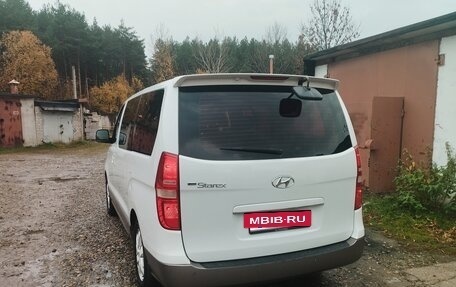 Hyundai H-1 II рестайлинг, 2012 год, 1 760 000 рублей, 5 фотография
