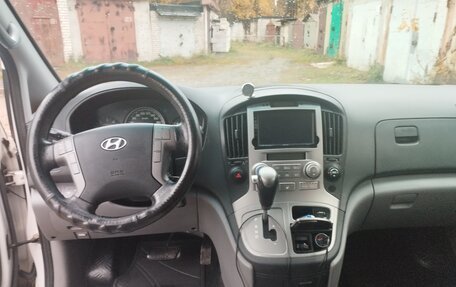 Hyundai H-1 II рестайлинг, 2012 год, 1 760 000 рублей, 9 фотография