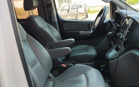 Hyundai H-1 II рестайлинг, 2012 год, 1 760 000 рублей, 13 фотография
