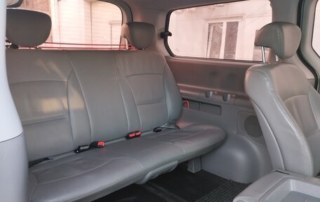 Hyundai H-1 II рестайлинг, 2012 год, 1 760 000 рублей, 17 фотография