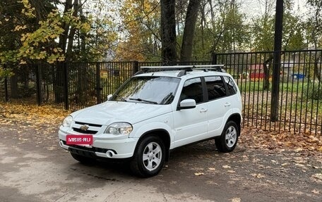 Chevrolet Niva I рестайлинг, 2012 год, 450 000 рублей, 2 фотография