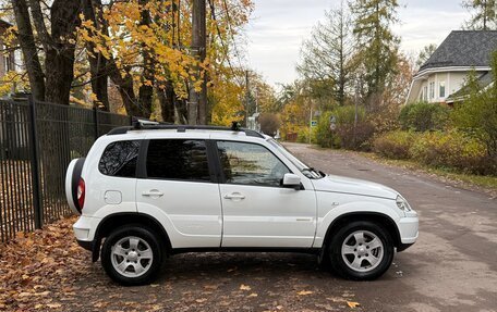 Chevrolet Niva I рестайлинг, 2012 год, 450 000 рублей, 3 фотография