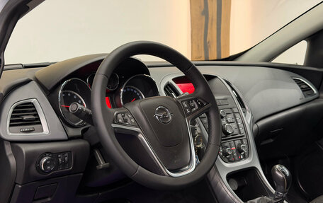 Opel Astra J, 2011 год, 900 000 рублей, 7 фотография