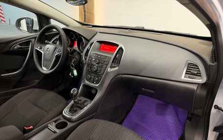 Opel Astra J, 2011 год, 900 000 рублей, 15 фотография